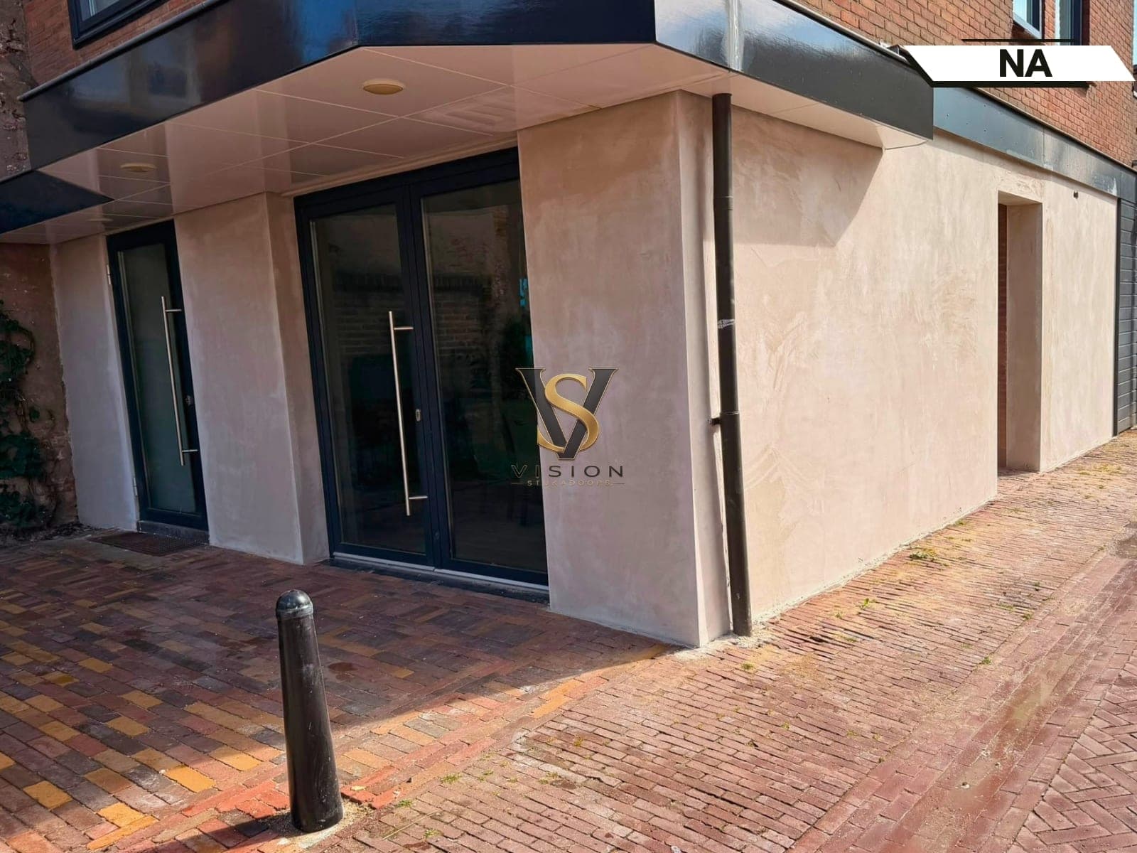 Buitengevel volledig gestuct en van uitstraling veranderd — na het werk